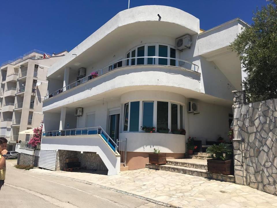 Apartmani Dini Ulcinj Exteriör bild