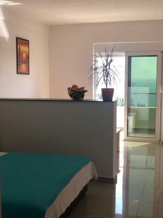 Apartmani Dini Ulcinj Exteriör bild