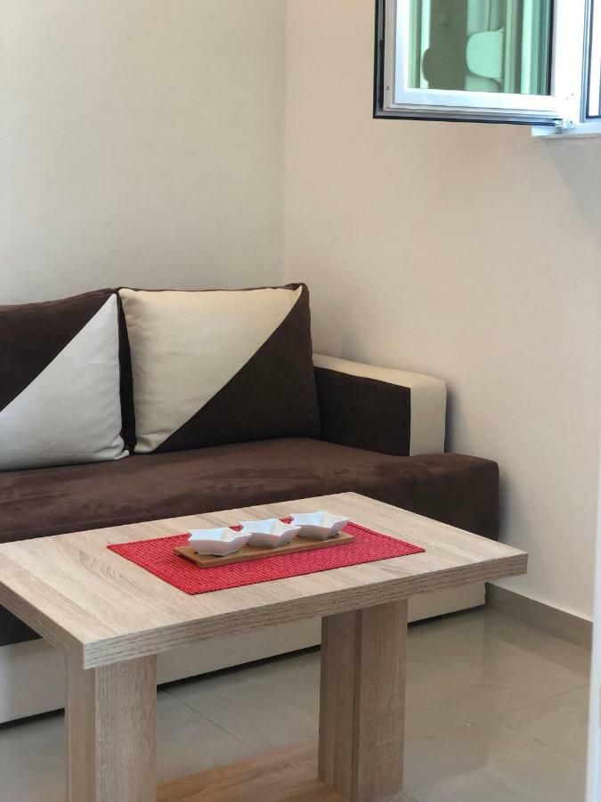 Apartmani Dini Ulcinj Exteriör bild