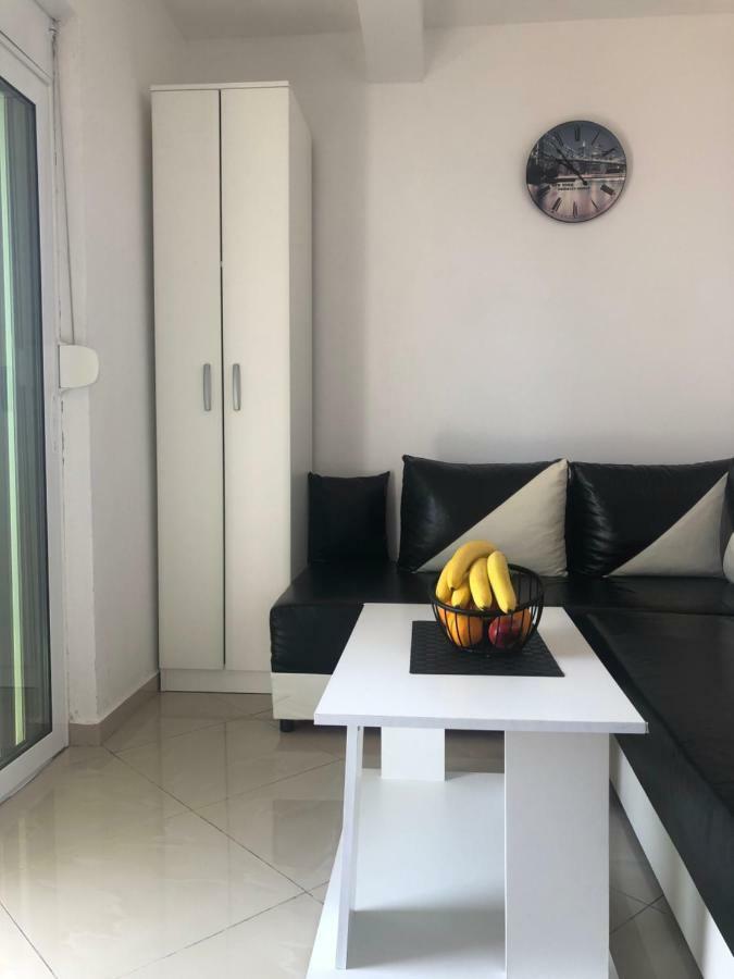 Apartmani Dini Ulcinj Exteriör bild