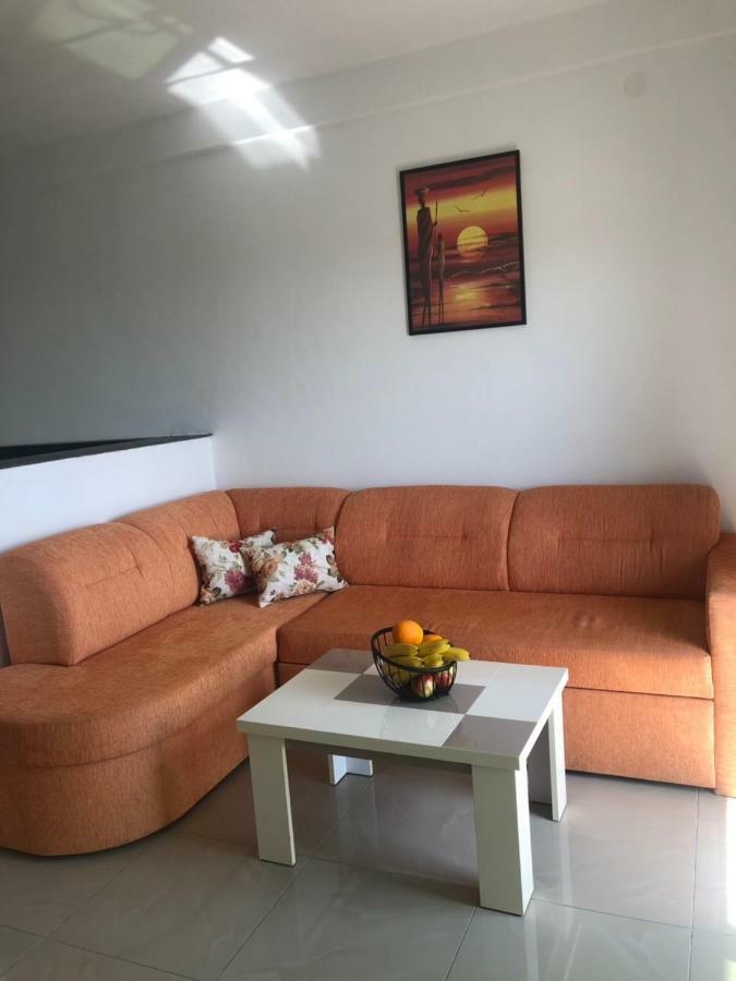 Apartmani Dini Ulcinj Exteriör bild