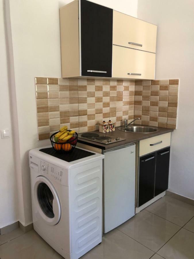 Apartmani Dini Ulcinj Exteriör bild