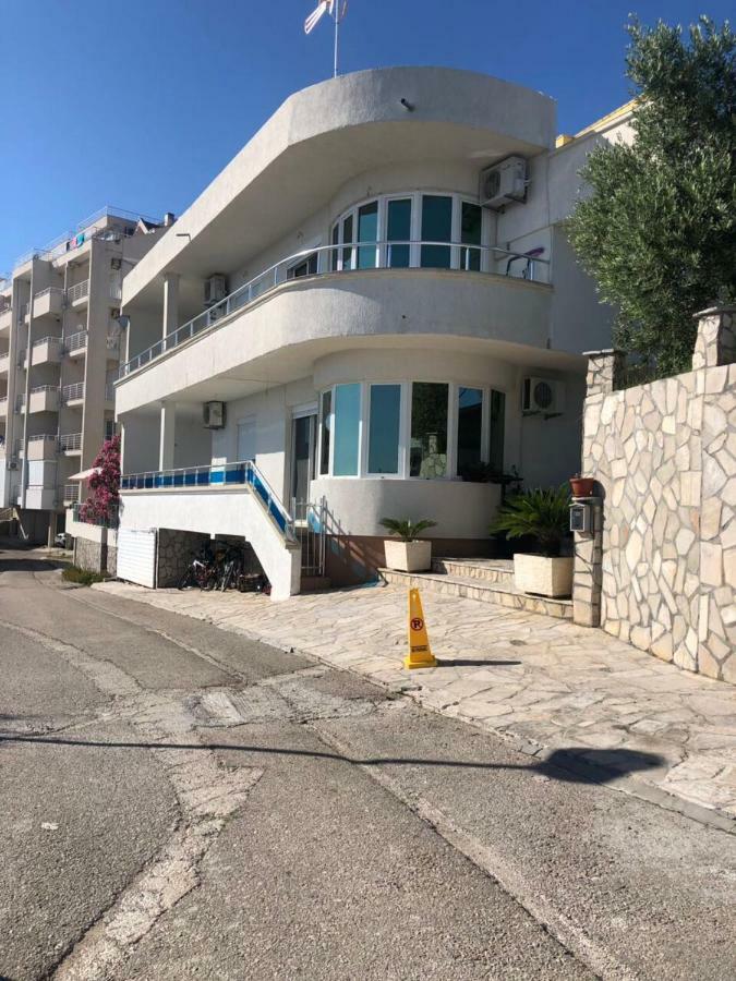 Apartmani Dini Ulcinj Exteriör bild